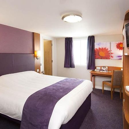 Premier Inn Premier Inn Wigan Bagian luar foto