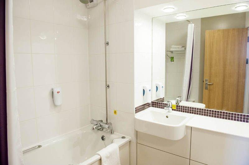 Premier Inn Premier Inn Wigan Bagian luar foto